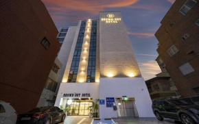 Brown Dot Hotel Sajik Baseball Stadium